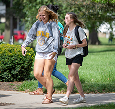 Photo of students at week of welcome event