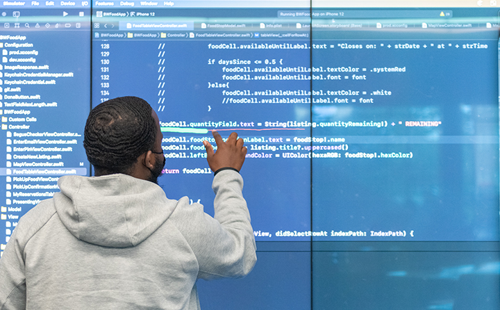 Student in data visualization lab at Baldwin Wallace University