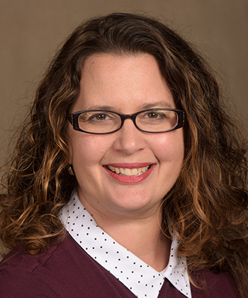 Angela Planisek headshot