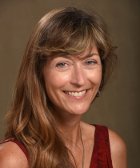 08-15-Elizabeth Ross Headshot of faculty–Elizabeth Ross