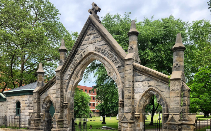 Photo of Erie St. Cemetery Gate. Photo credit: Dave Robar