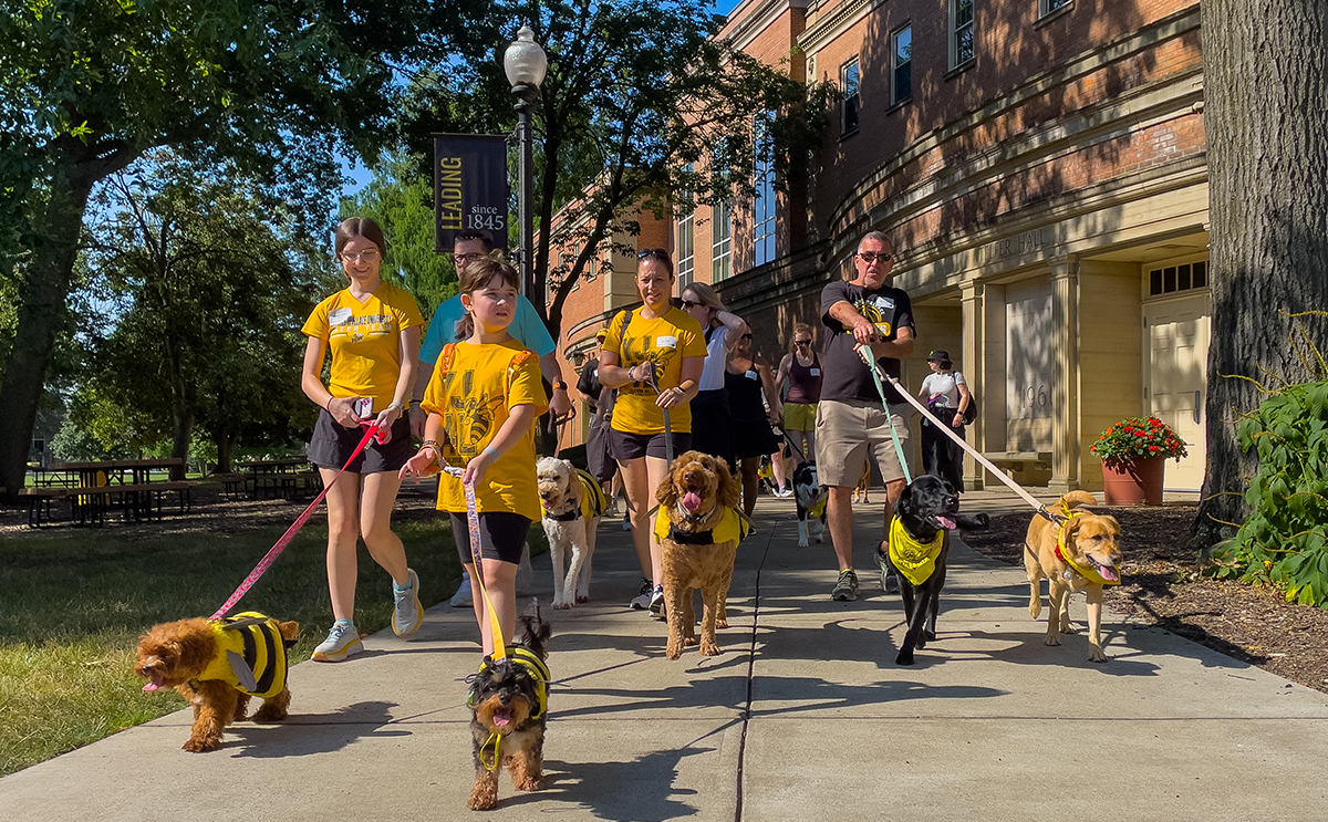 BW Bark Walk 2025