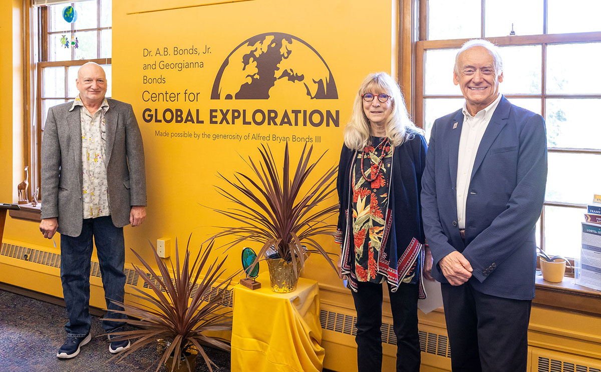 Stephen and Sandy Bonds with BW President Lee Fisher