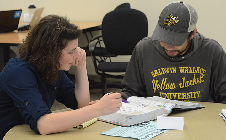 Two BW students studying