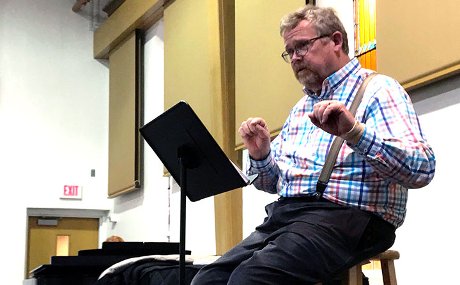 Mark Graham rehearses the BW Singers in his Songs of Ascent