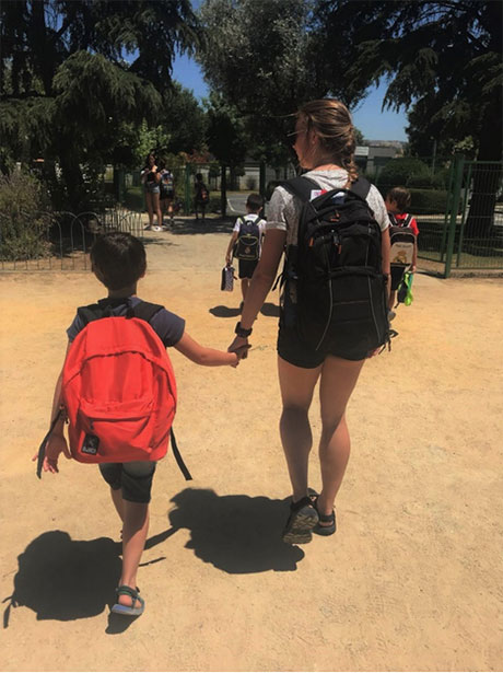 Katie Fowler with a Mírame Asociación student in Granada, Spain.