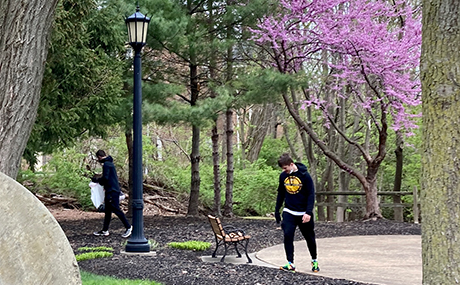 BW students clean up Coe Lake Park in Berea, Ohio