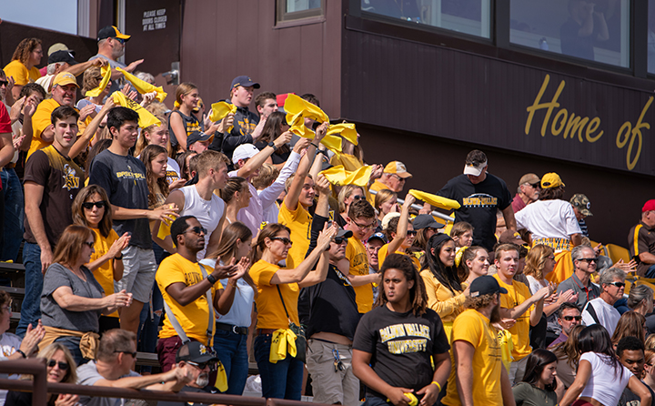 BW Yellow Jacket fans cheer