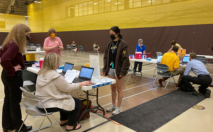 Angelina Minisall '24 lines up for her Johnson & Johnson vaccine at BW's vaccination clinic.