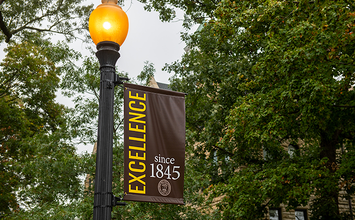 Campus Signage showing wording about BW-Excellence