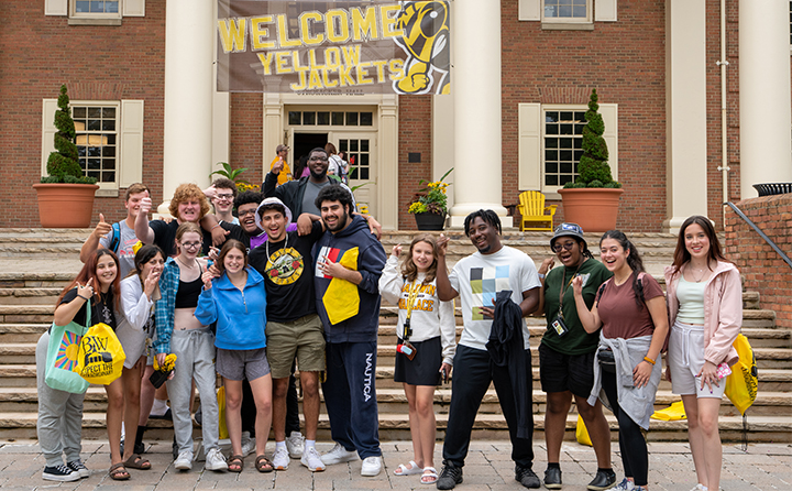 photo of students by Strosacker Hall for University Welcome event