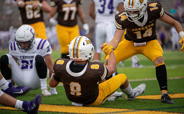 Photo of two Baldwin Wallace football players