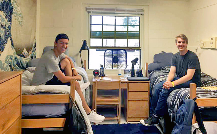 image of students in Constitution Hall room