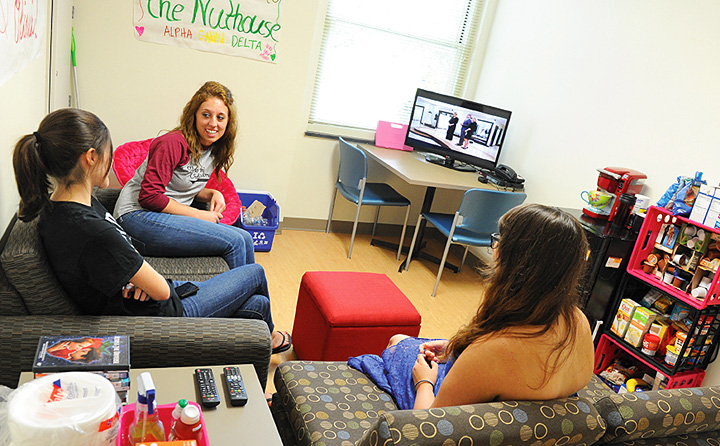 image of students in Davidson suite