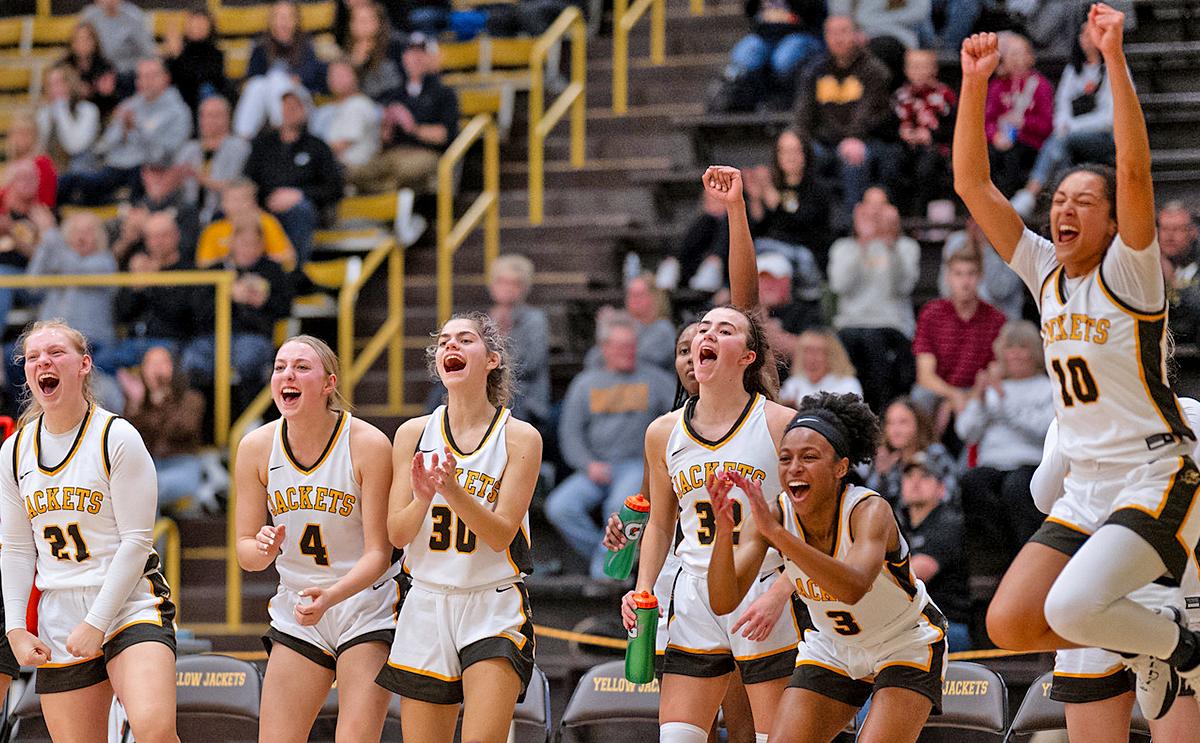 BW Women's Basketball team celebrating