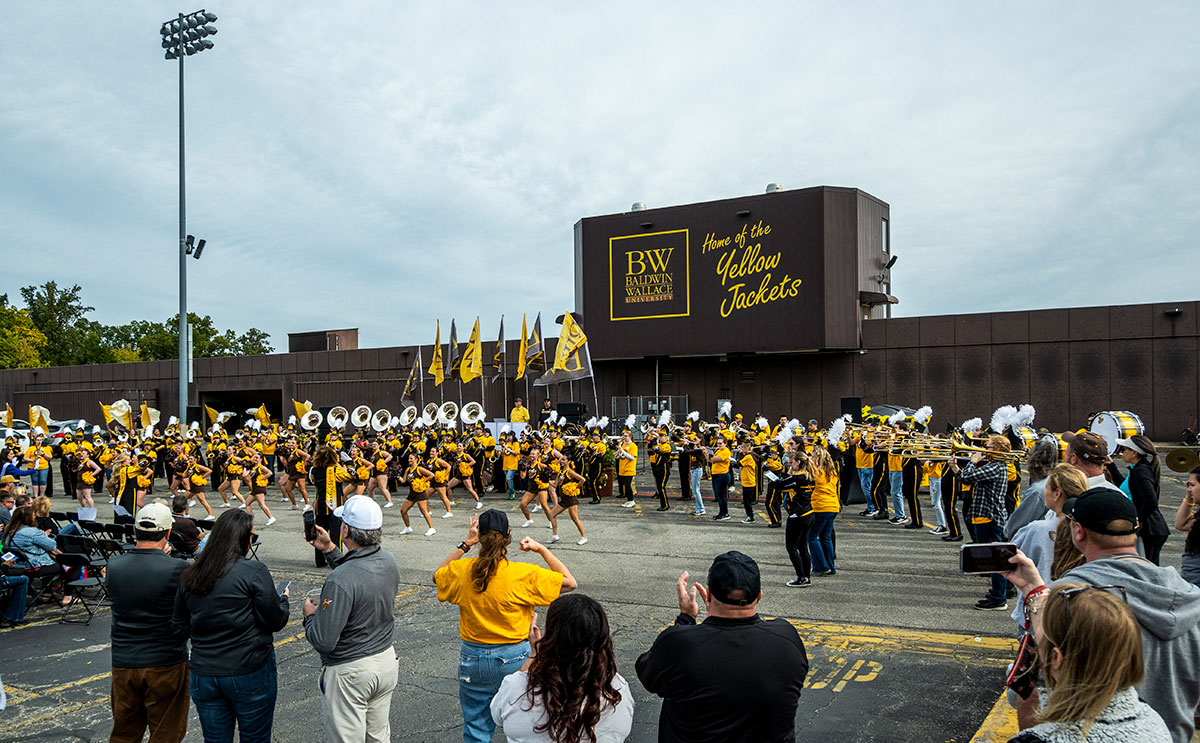 Marching band and cheerleaders