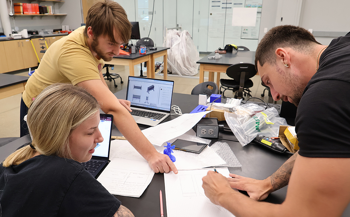 Engineering students design mobile tank
