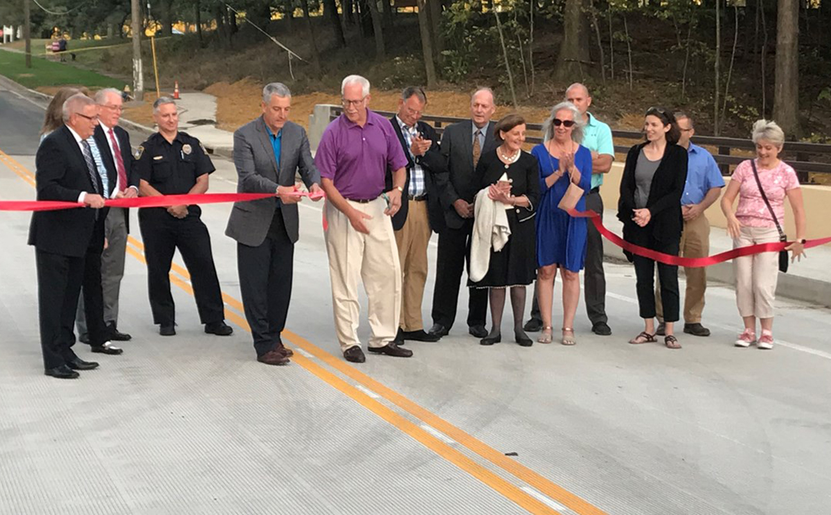 Mayor at Lake Road ribbon cutting 2019