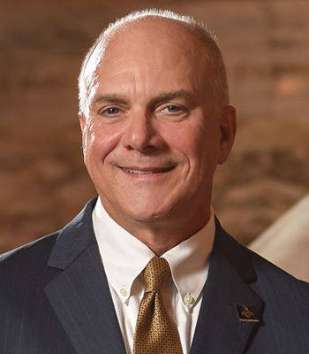 Tom Einhouse 