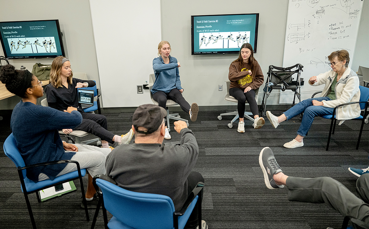 Students and clients in an interdisciplinary therapy program